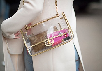 Одежда и аксессуары из пластика набирают обороты в 2018 году