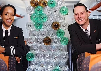 Авиакомпания представила новую униформу экипажа из переработанного пластика