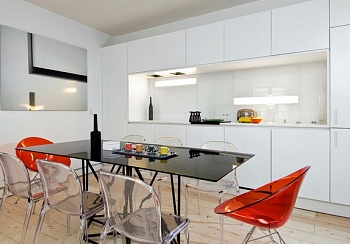 Пластик в интерьере: быть или не быть?