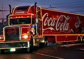 Обещания Coca-Cola по сокращению использования пластика не оправдываются: анализ корпоративных экологических целей